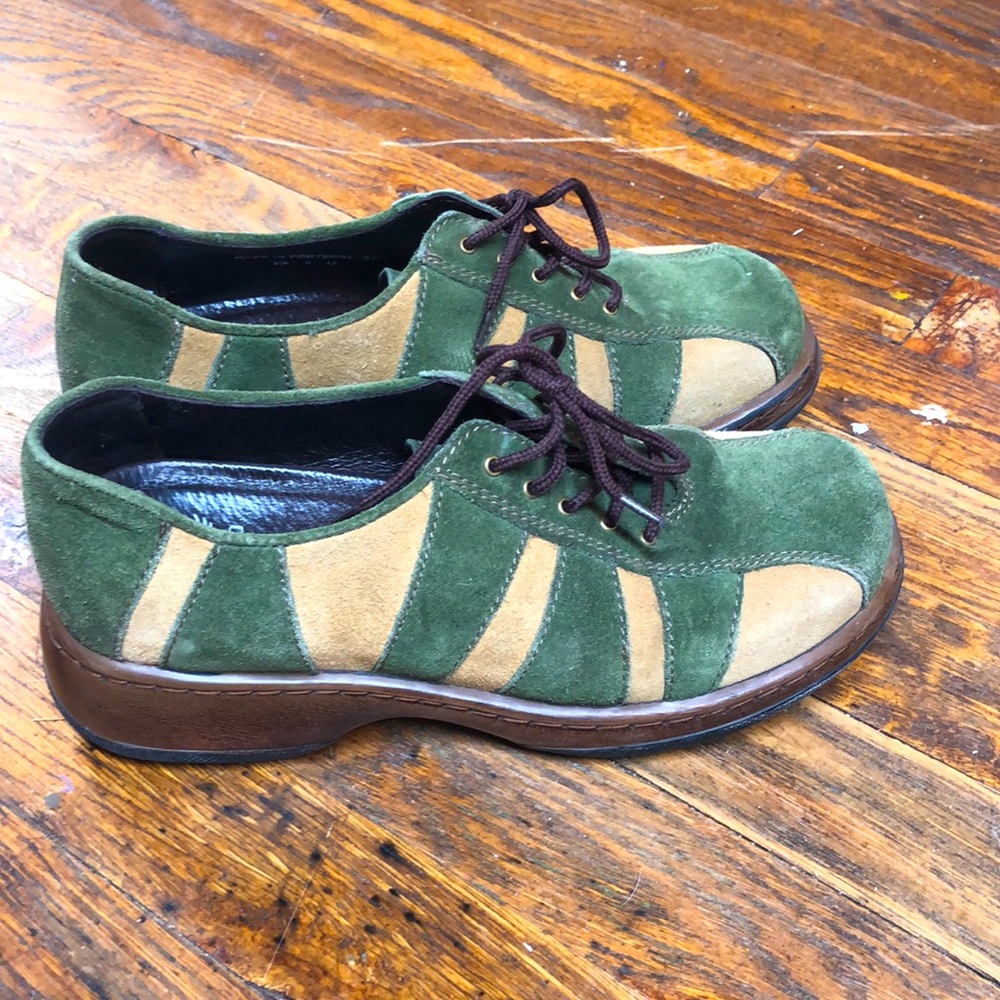 Vintage Dansko oxfords. Great condition.